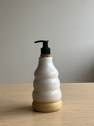 handmade ceramic soap dispenser
ceramic soap dispenser pump
pottery soap dispenser
refillable soap dispenser
bathroom accessories
kitchen sink accessories
ceramic bathroom decor
ceramic kitchen accessories
Australian handmade ceramics